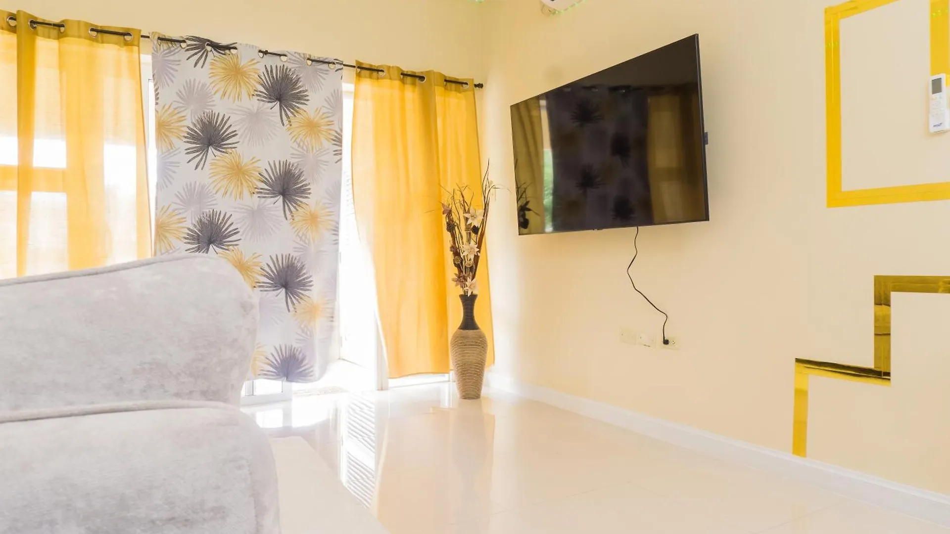 Secure One Bedroom Apartment In Ruthven A Gated Community In New Kingston Jamaica Jamaica