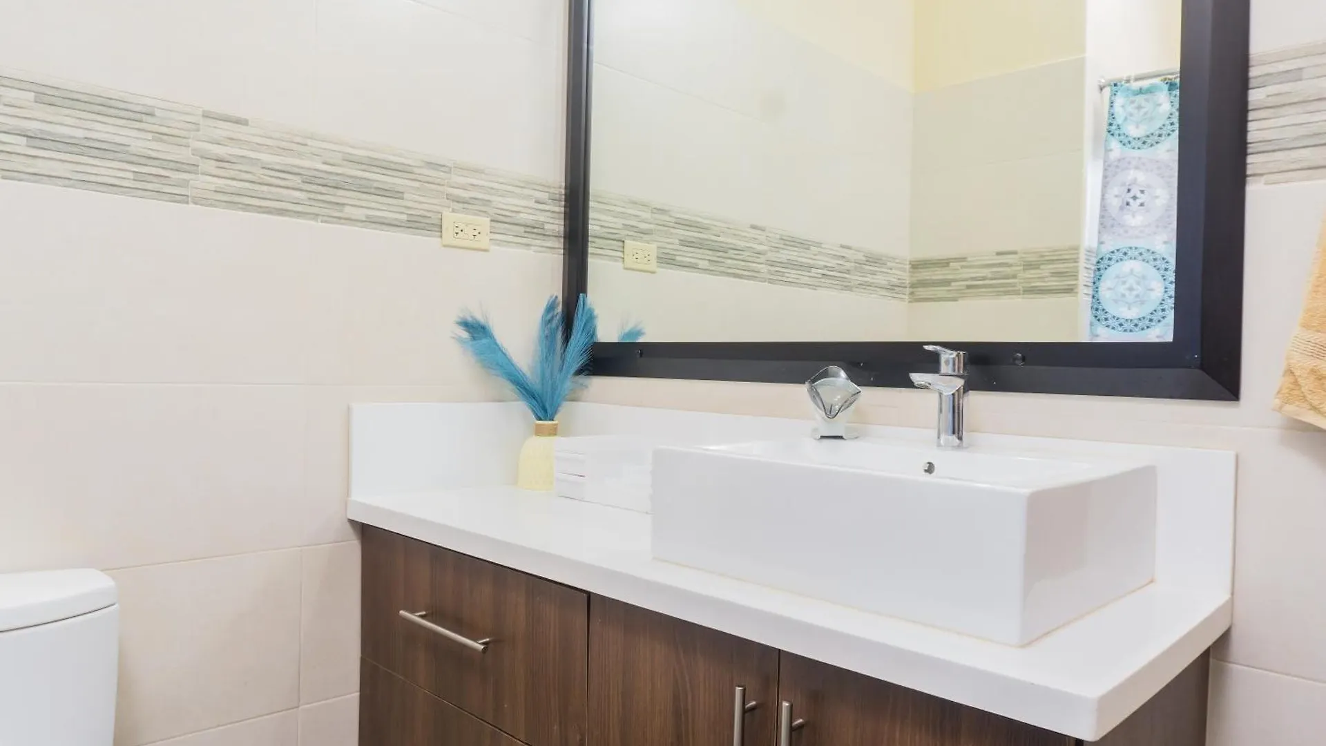 Secure One Bedroom Apartment In Ruthven A Gated Community In New Kingston Jamaica