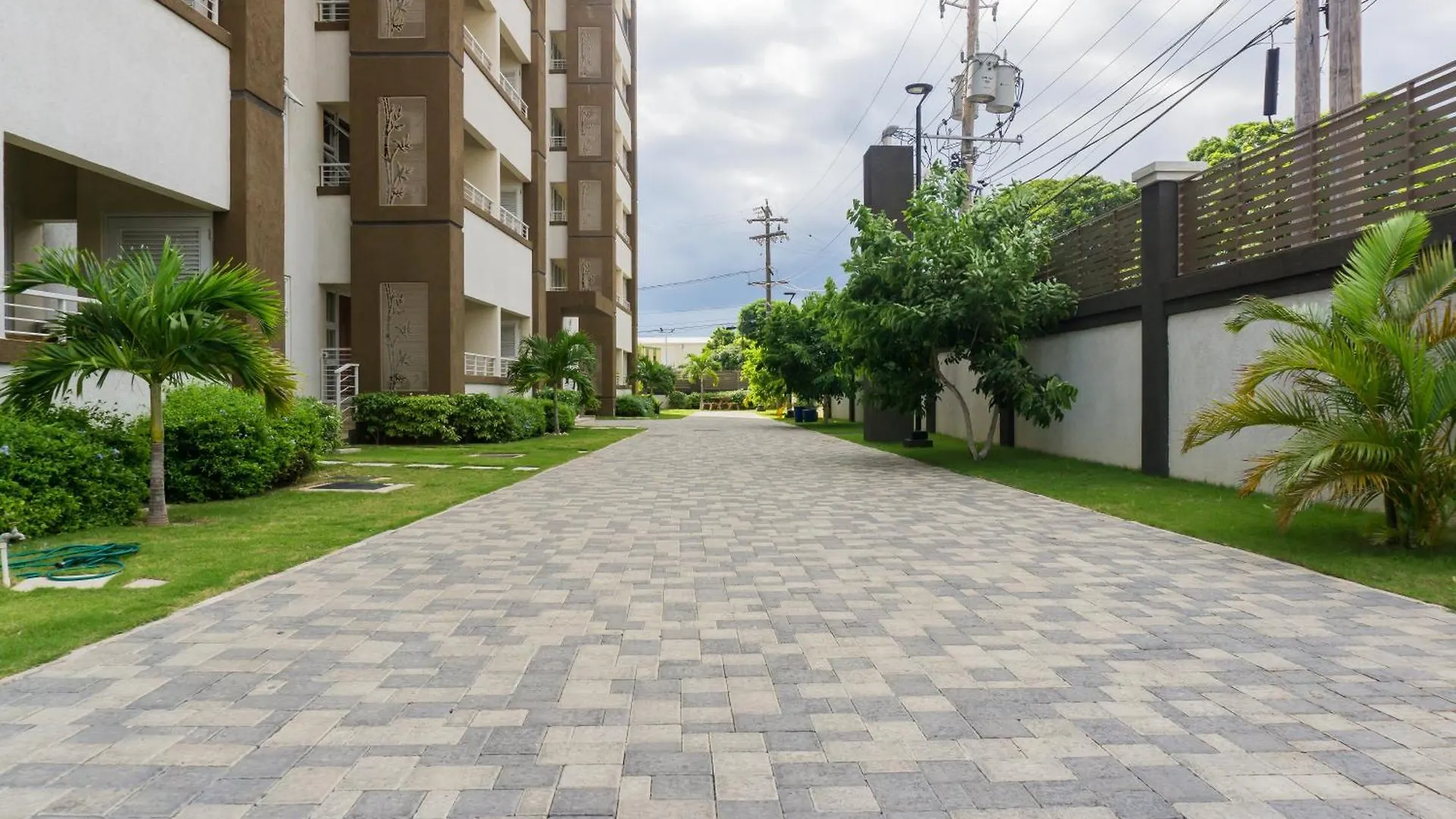 Secure One Bedroom Apartment In Ruthven A Gated Community In New Kingston Jamaica